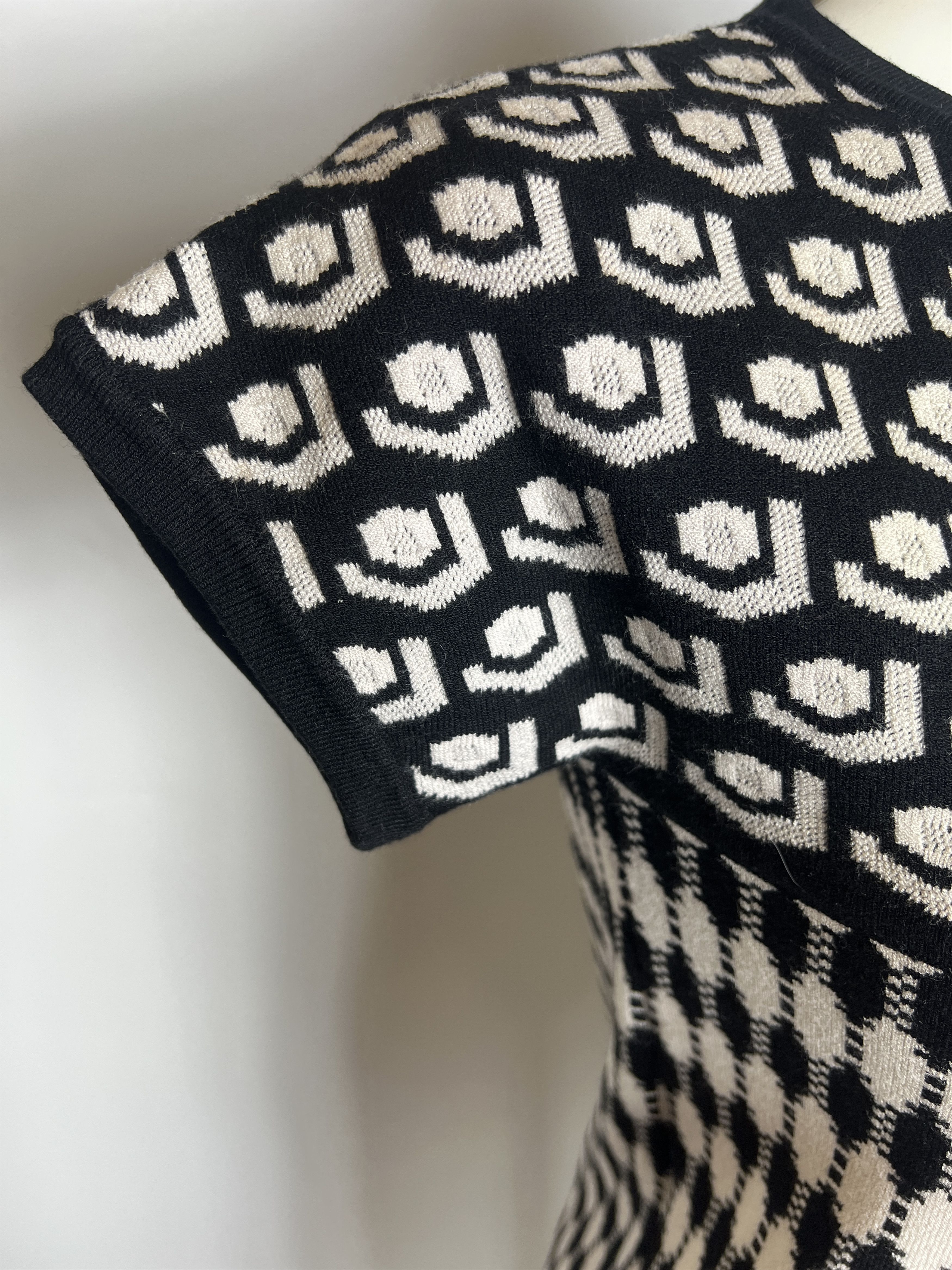Weekend Max Mara Max Mara Weekend Texture Round Neck Sweater Dress Size M / US 6-8 / IT 42-44 - 5 Thumbnail