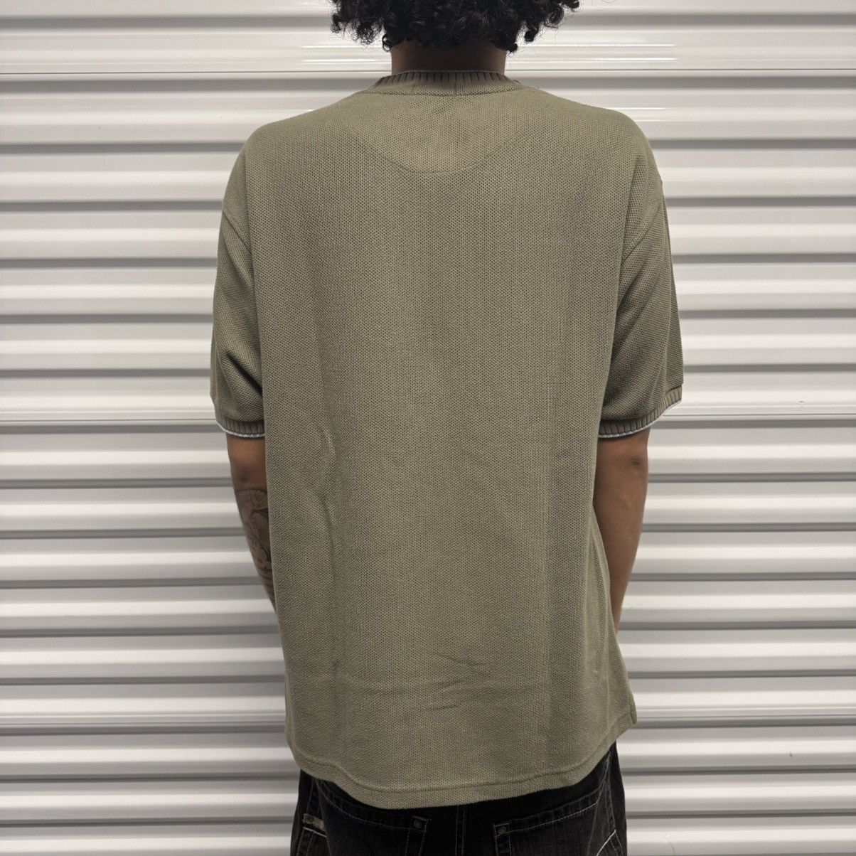 Other Vintage Y2K/2000s Tommy Hilfiger Embroidered Tee! Size US L / EU 52-54 / 3 - 4 Thumbnail