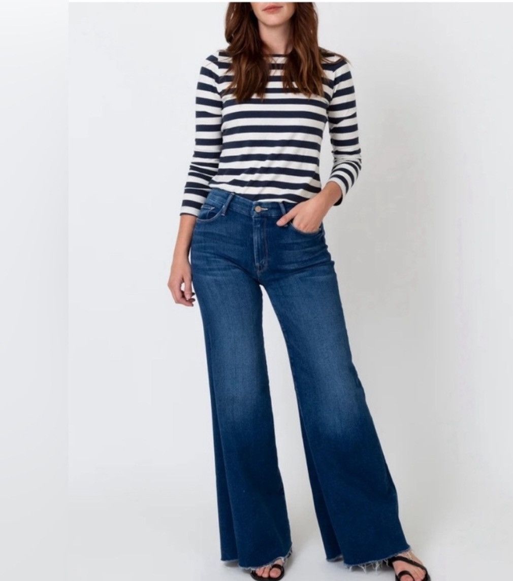 image of Mother Denim The Roller Fray Jean in Blue, Women's (Size 24)