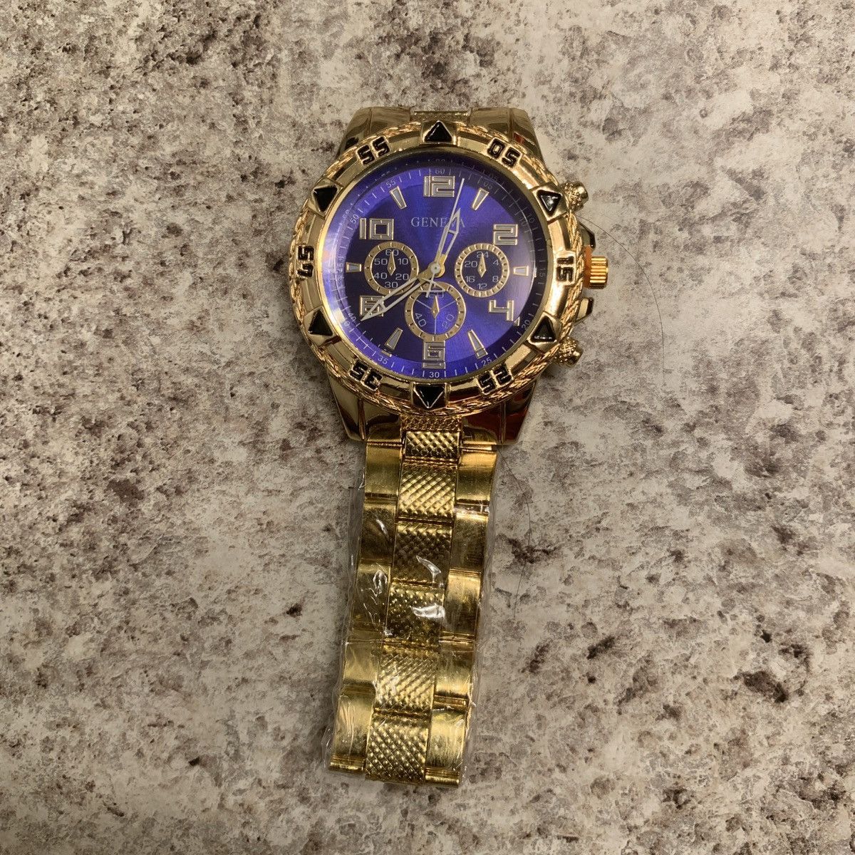 Other Gold and blue watch with a unique design Size ONE SIZE - 1 Thumbnail
