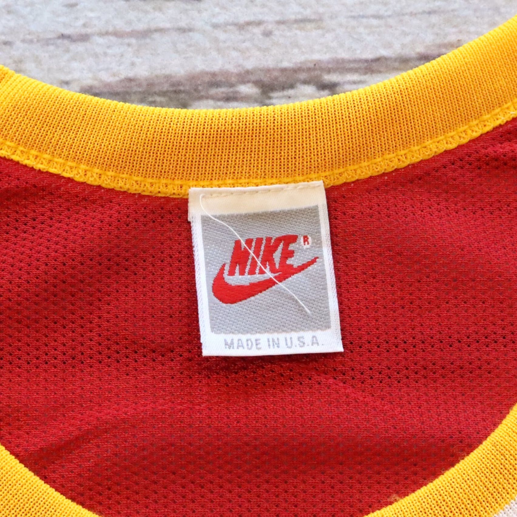 Nike Vintage Nike Swoosh Logo Basketball Jersey Tank L Red Men Mens Size US L / EU 52-54 / 3 - 4 Thumbnail