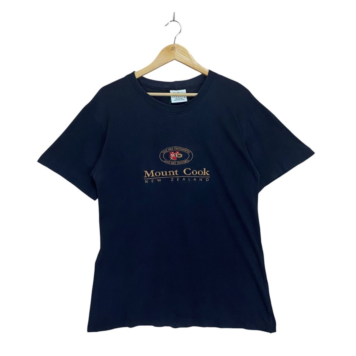Other Vintage 90s Mount Cook New Zealand Big Logo Tee Size US M / EU 48-50 / 2 - 1 Thumbnail