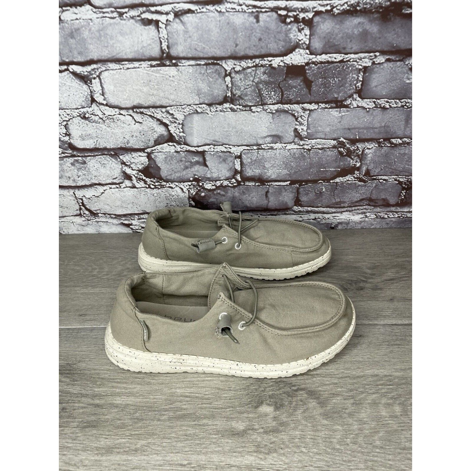 Other Hey Dude Wendy Grey Canvas Fabric Lace Lightweight Sneakers Size US 7 / IT 37 - 19 Thumbnail