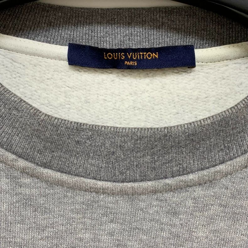 Louis Vuitton Louis Vuitton Grey Twisted Letter Sweatshirt Size US M / EU 48-50 / 2 - 2 Thumbnail