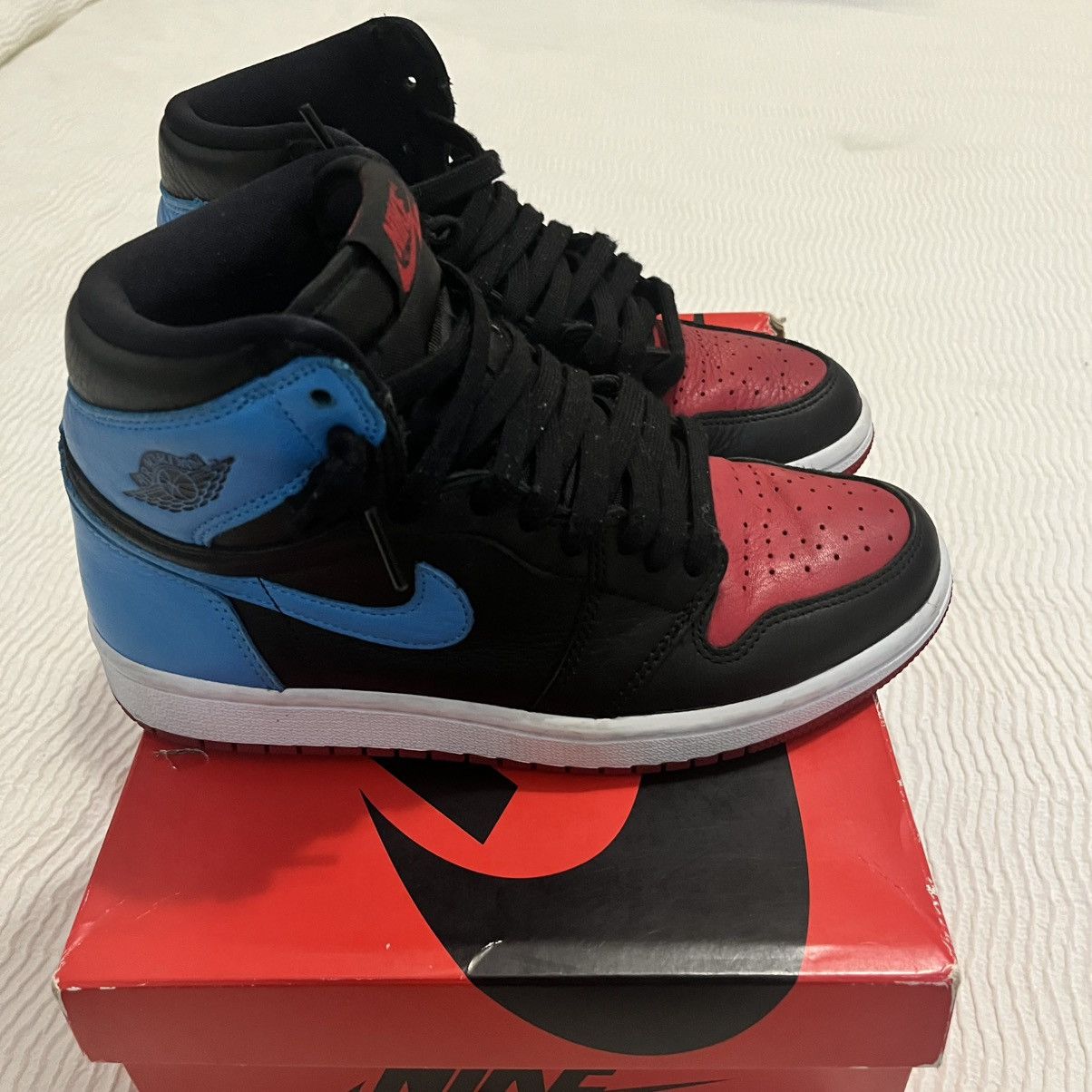 Jordan Brand Air Jordan 1 Retro High OG UNC to CHI Size US 6 / EU 39 - 6 Thumbnail