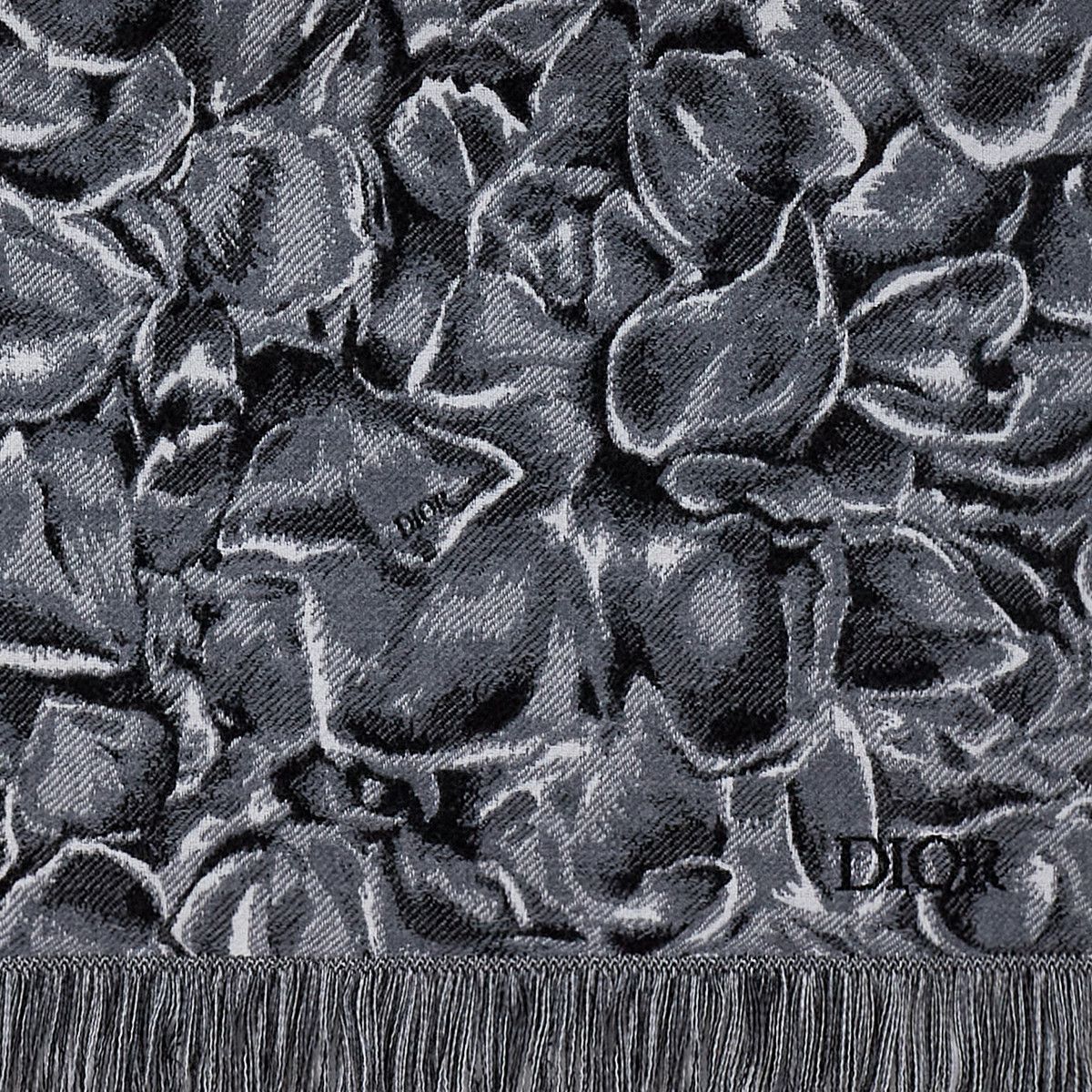 1bcso1str0524 Blanket in Black