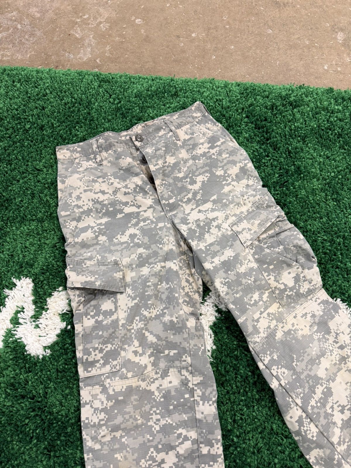 Vintage Vintage Digital Camo Cargo Pants Sz. Small x Long (28 x 34) Size US 28 / EU 44 - 2 Thumbnail