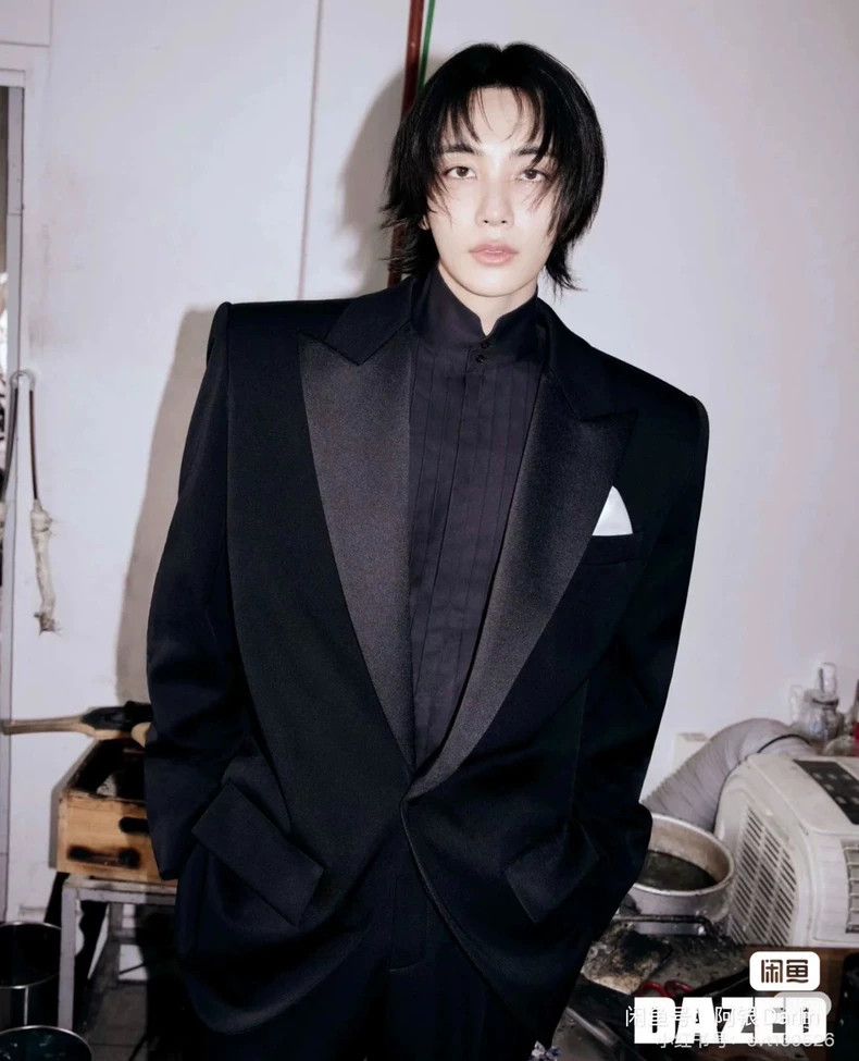 Saint Laurent Paris Saint Laurent Paris 24 SS Gun Lapel Shoulder Pad Smoking b Size 54R - 7 Thumbnail