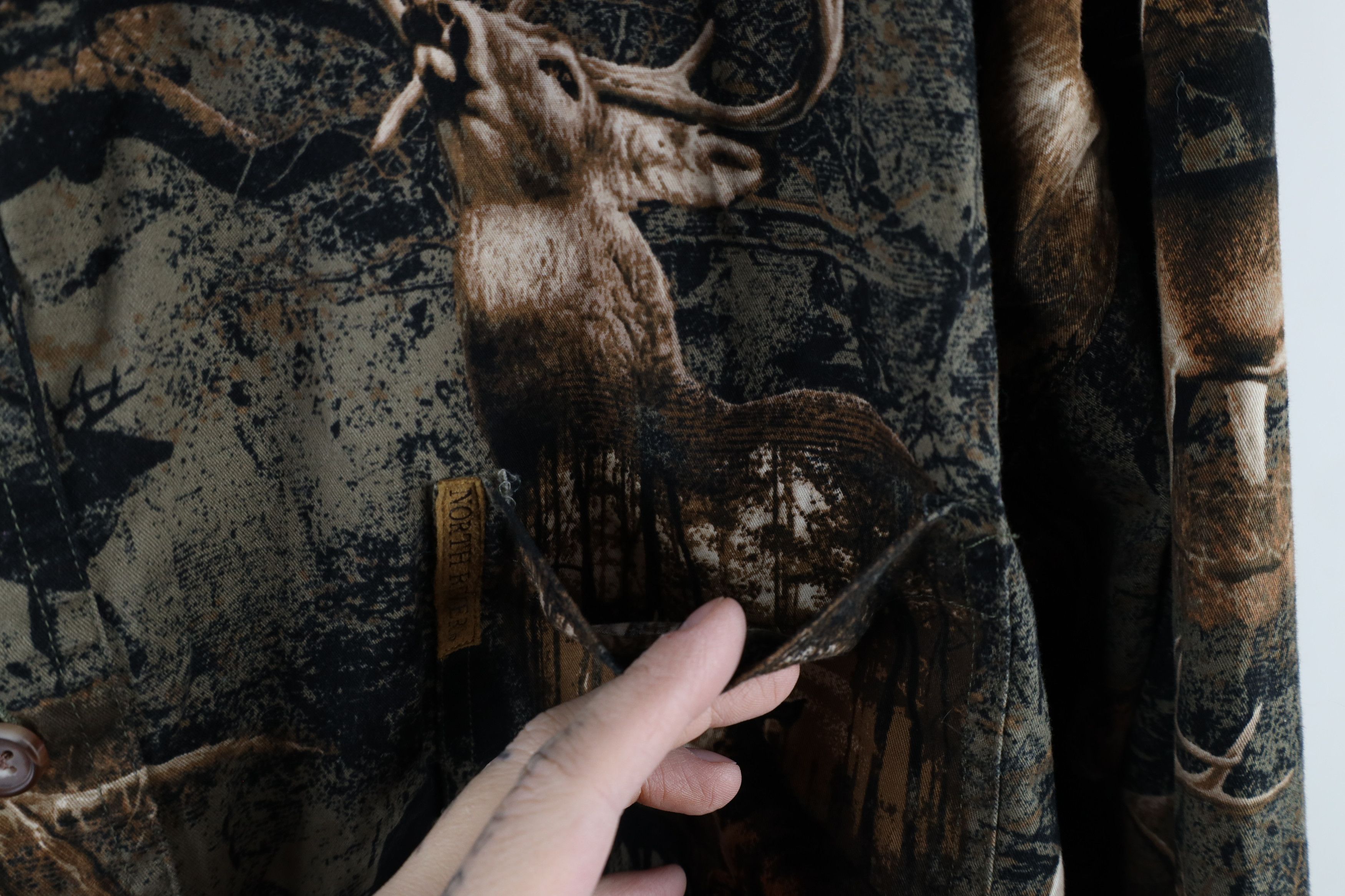 Vintage Vintage 90s Deer Buck All Over Print Button Down Shirt Size US XXL / EU 58 / 5 - 8 Thumbnail