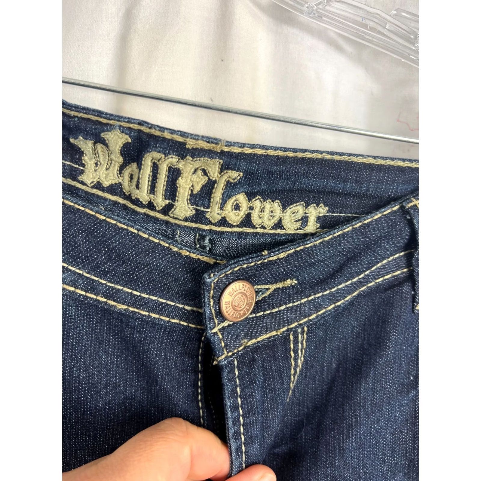 Vintage VINTAGE Wallflower Distressed Blue Jeans Women Size 16 Boot 40x31 120246 Measure Size 38" / US 16 / IT 52 - 2 Thumbnail