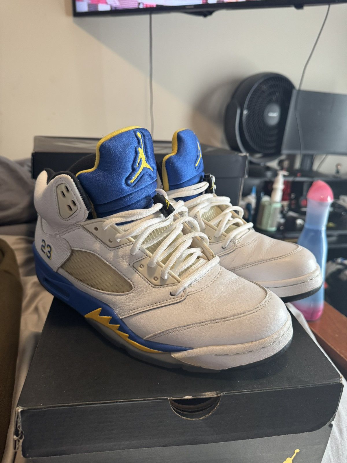 Jordan Brand Air Jordan 5 Laney Size US 10.5 / EU 43-44 - 1 Thumbnail