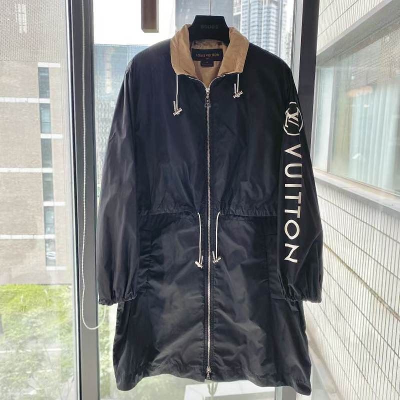 Louis Vuitton Louis Vuitton Logo Print Nylon Jacket Size 38 Size S / US 4 / IT 40 - 1 Thumbnail