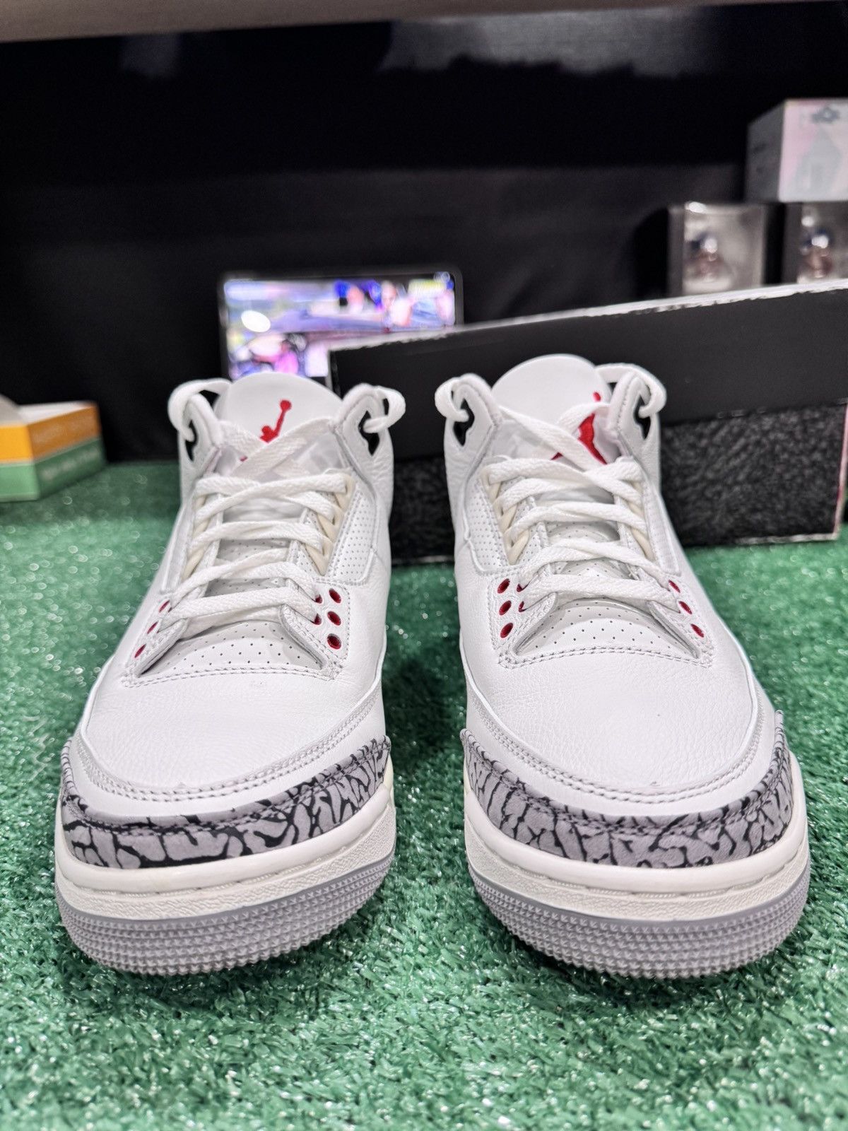 Jordan Brand Jordan 3 retro white cement VNDS size 9 Like new Size US 9 / EU 42 - 3 Thumbnail