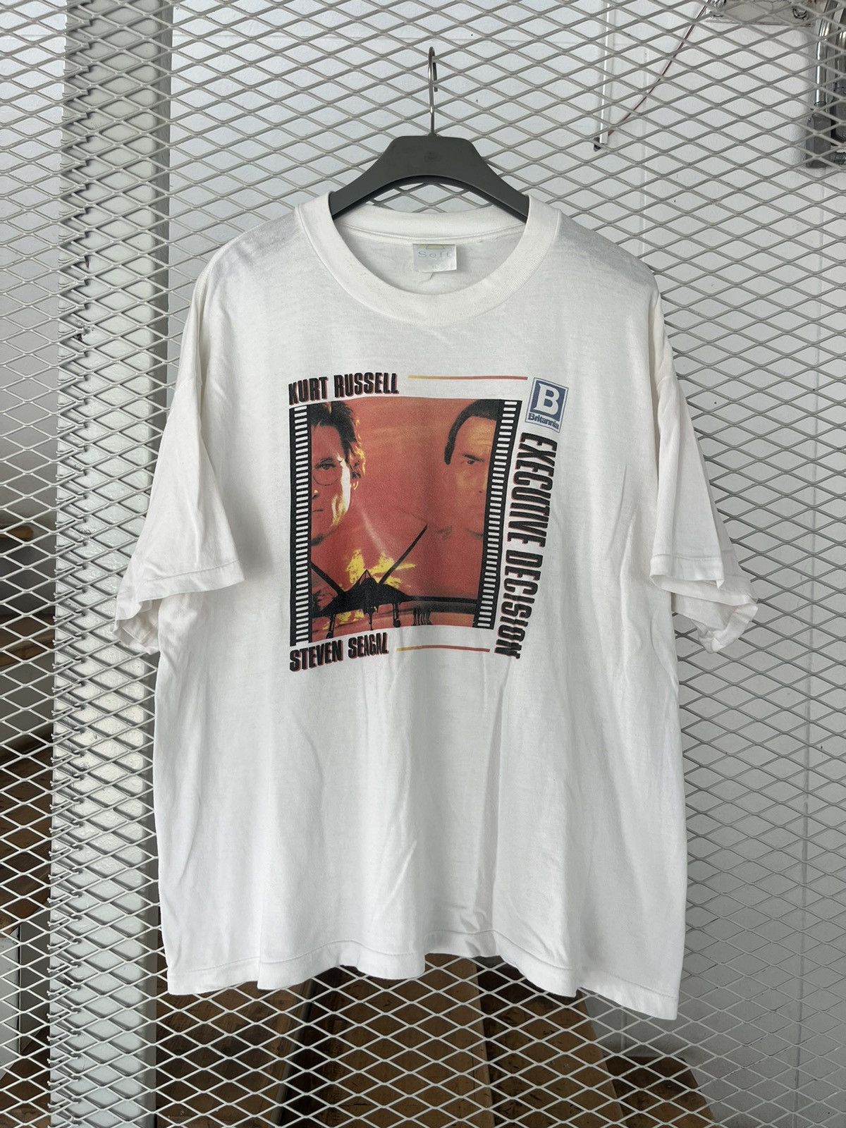 Vintage Vintage EXECUTIVE DECISION 1996’s Promo Movie Tshirt Size US XL / EU 56 / 4 - 2 Thumbnail