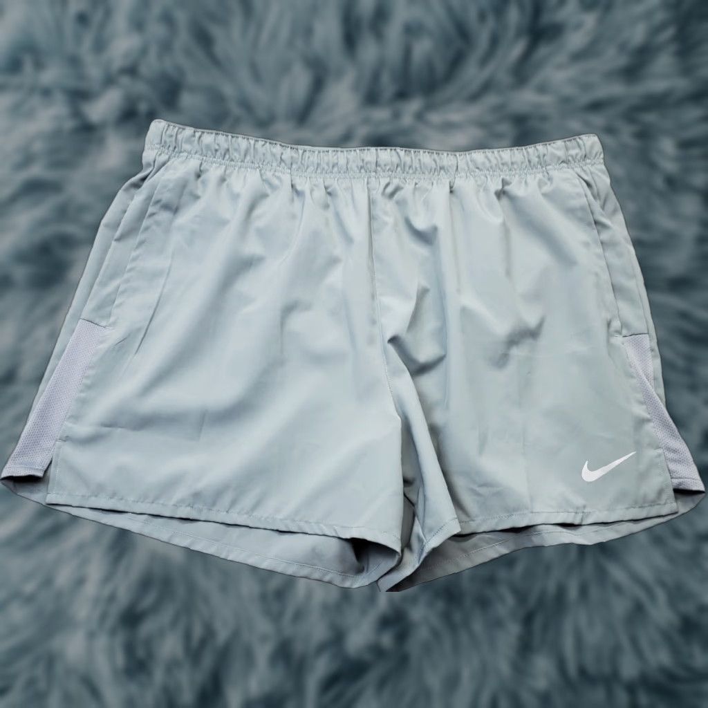 Nike Nike Dri-FIT Challenger Shorts Mens XXL Gray Slit Running Shorts (5" Inseam) Athletic Pockets Size US 39 - 1 Thumbnail
