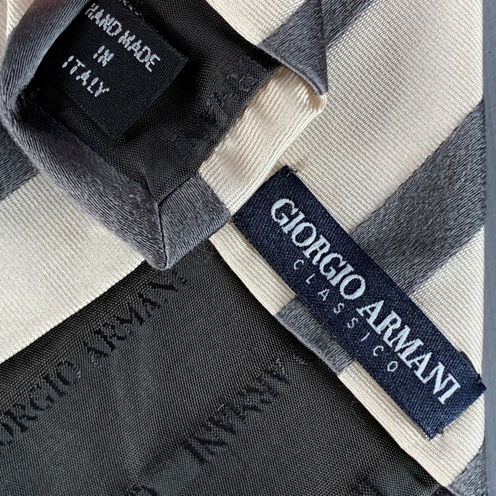 Giorgio Armani GIORGIO ARMANI Cream Diagonal Stripe Silk Twill Tie Size ONE SIZE - 4 Thumbnail