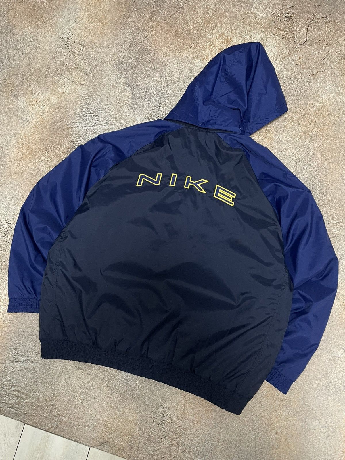 Nike Vintage Nike Big Logo Nylon Insulated Baggy Bomber Jacket Size US L / EU 52-54 / 3 - 2 Thumbnail