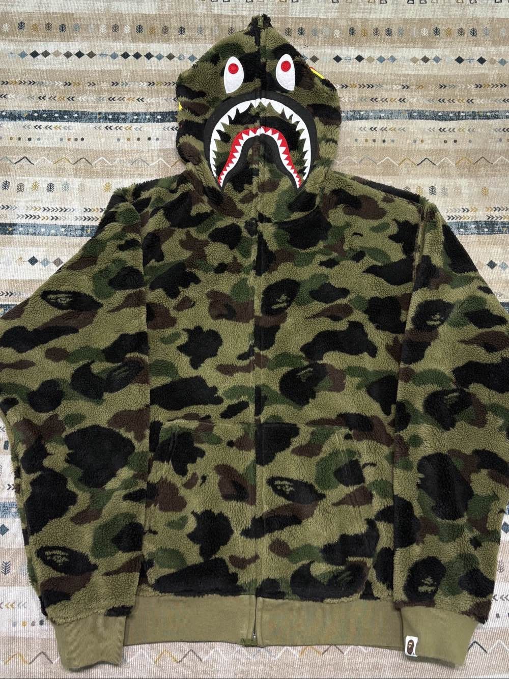 Bape A Bathing Ape Green Camo Shark Hoodie Size L Size US L / EU 52-54 / 3 - 1 Thumbnail