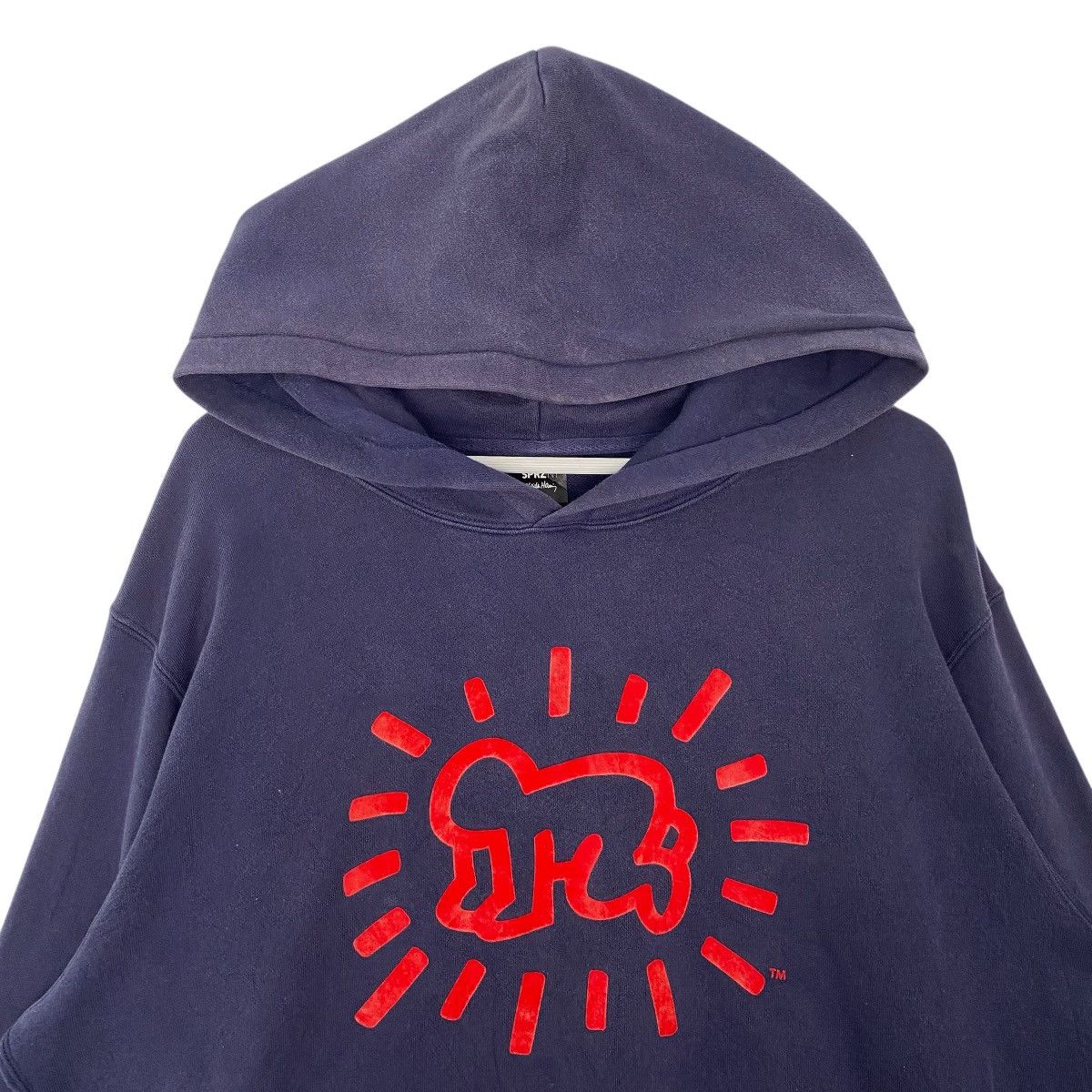 Vintage Vintage Keith Haring Uniqlo Hoodie Sweater Sun Faded Stains Size US L / EU 52-54 / 3 - 4 Thumbnail