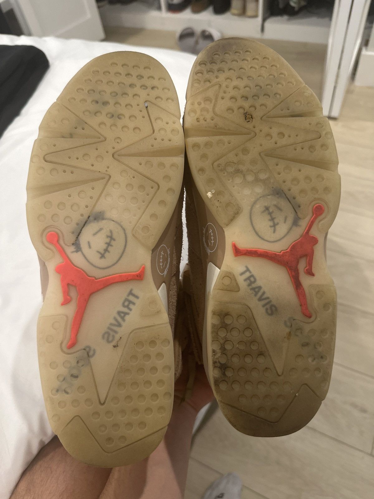 Jordan Brand × Travis Scott Jordan 6 Retro Travis Scott British Khaki Size 12 Size US 12 / EU 45 - 6 Thumbnail