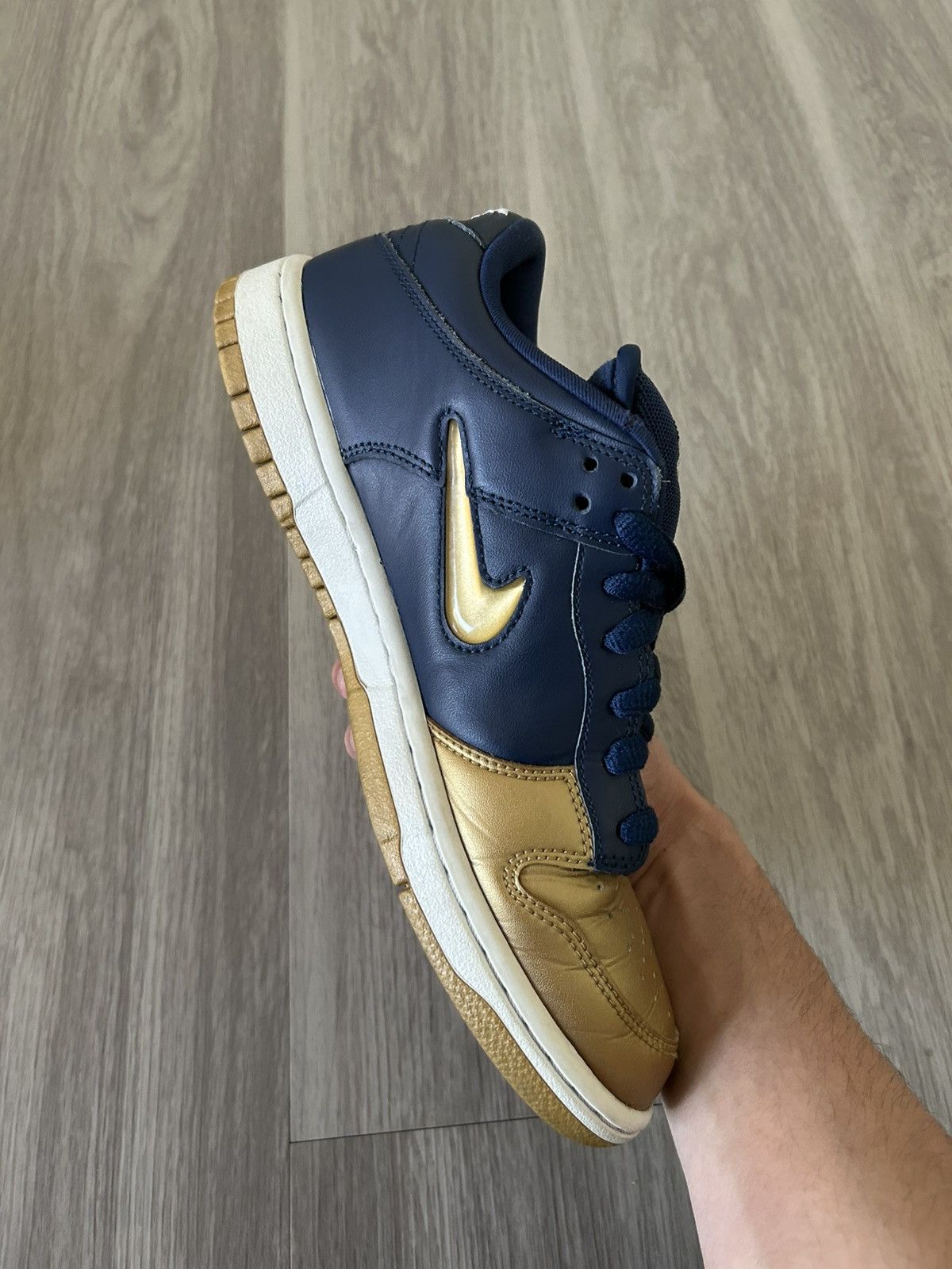 Nike × Supreme Supreme X Nike Dunk Low SB Metallic Gold Size 8.5 Size US 8.5 / EU 41-42 - 14 Thumbnail