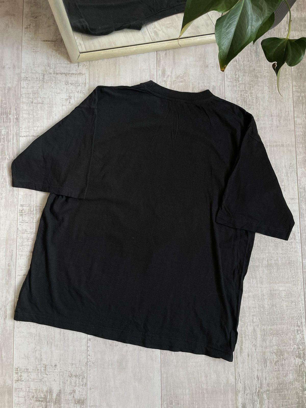 Vintage Vintage 90’s Zip It London Indian T-Shirt Western RARE Size US XL / EU 56 / 4 - 6 Thumbnail