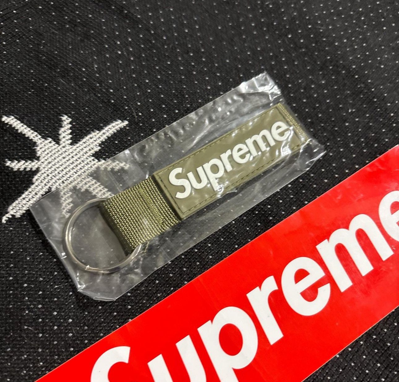 Supreme Supreme Cash Paperweight Keychain | Grailed