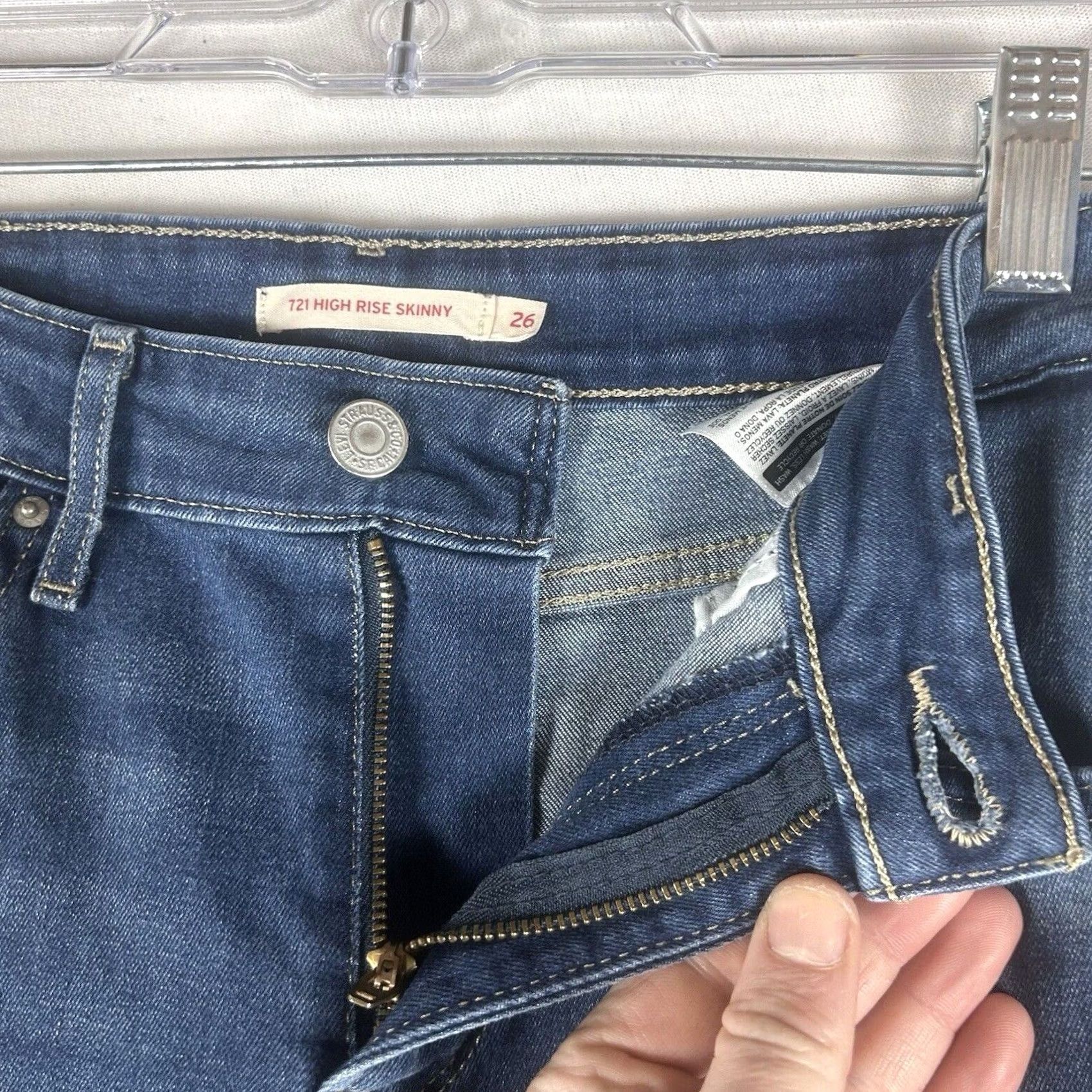 Levi's Levi’s 721 High Rise Skinny Jeans Womens 26 Blue Denim Casual W26 L32 Jeans Women Skinny Brand Levi’s Regular Size 26 Blue Denim Venous? Size 26" / US 2 / IT 38 - 4 Thumbnail