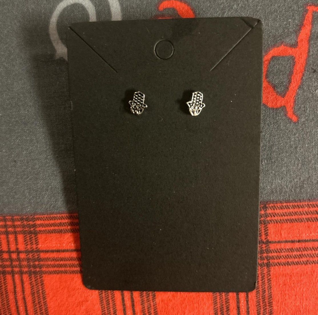 Vintage Hamsa stud earrings Size ONE SIZE - 1 Preview