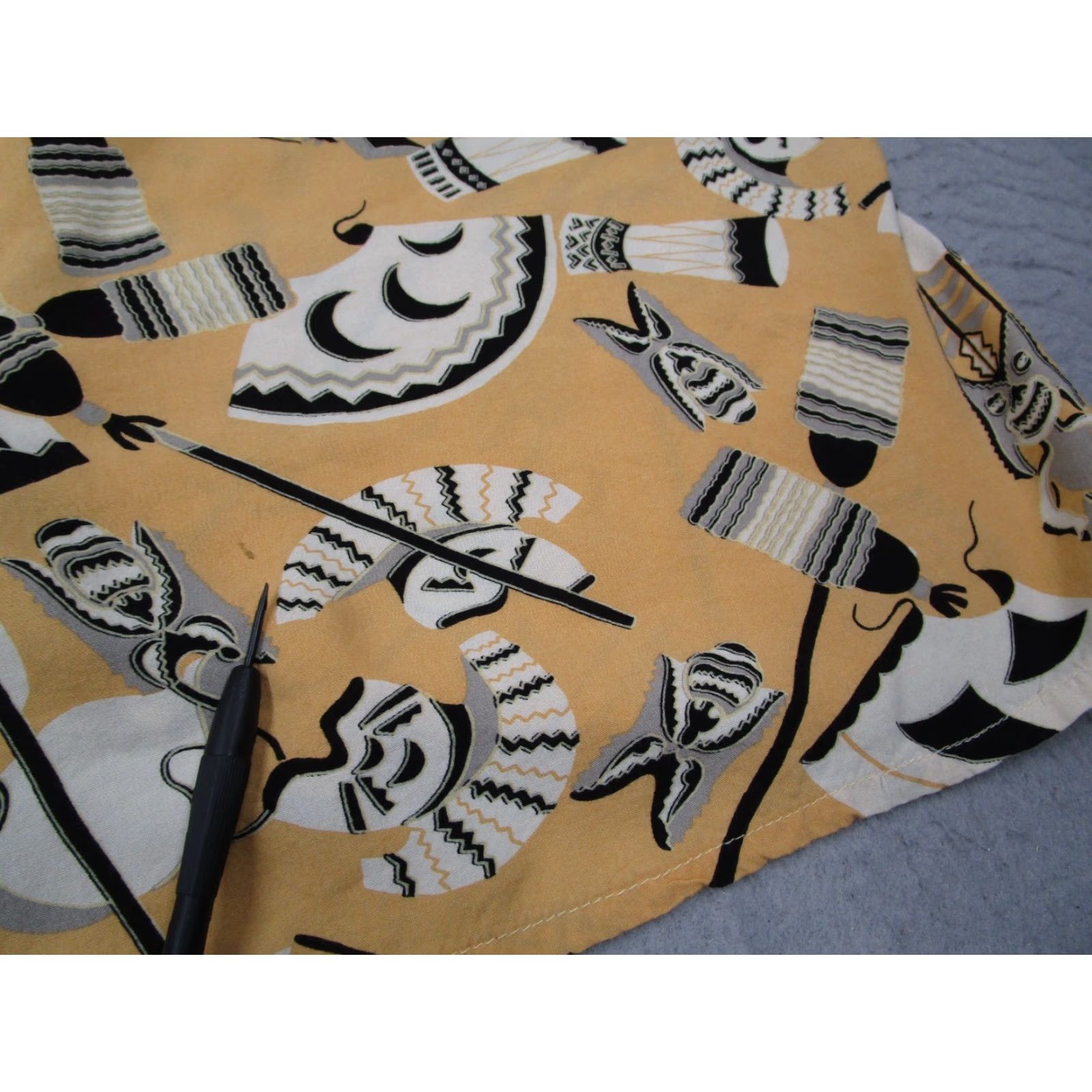 Reyn Spooner VINTAGE Reyn Spooner Shirt Mens XL Yellow Button Up Tiki Masks USA 60s 70s Art Hawaiian Retro Tropical Geometric Short Sleeve Button-Up USA Mens XX Size US XL / EU 56 / 4 - 4 Thumbnail