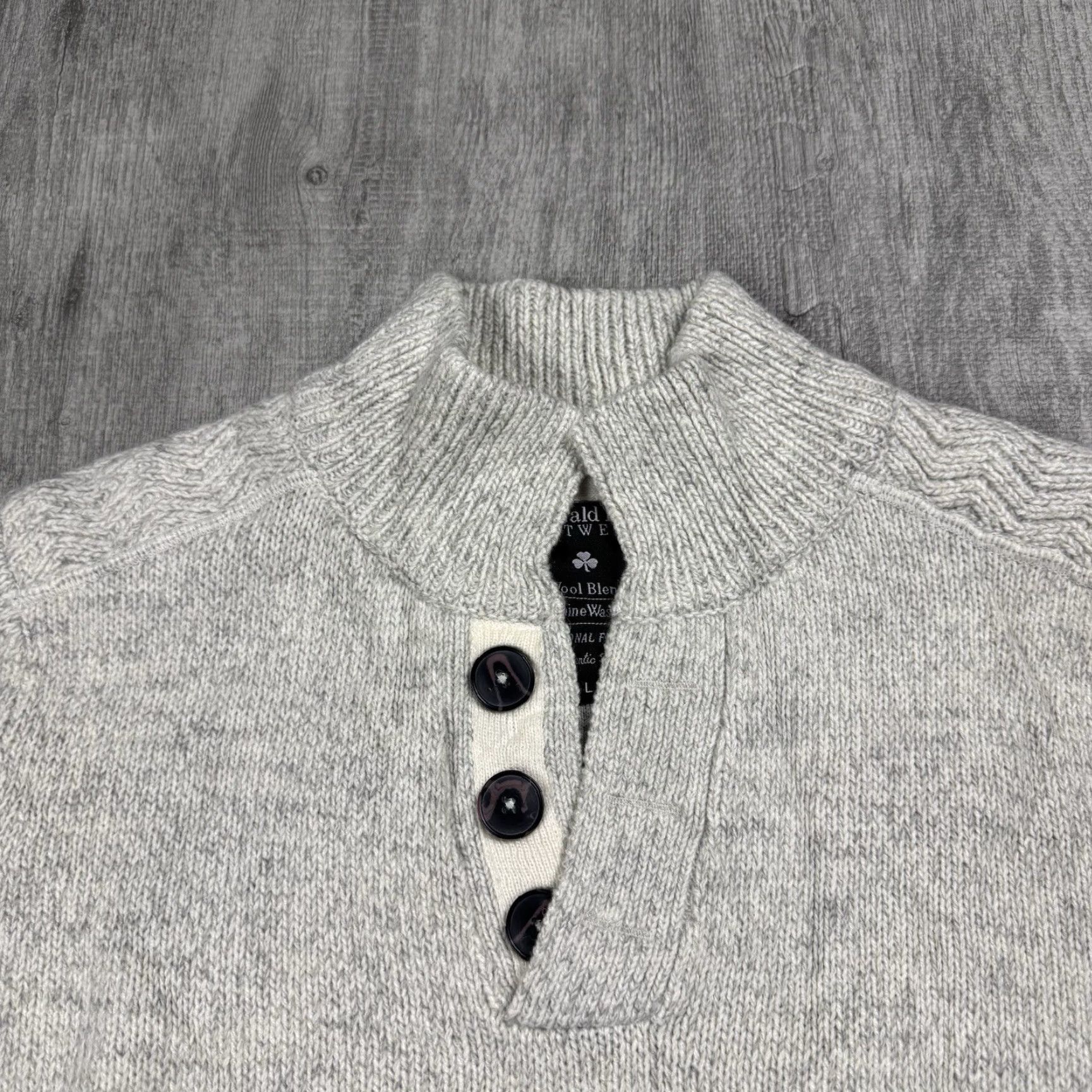 Vintage VINTAGE Emerald Isle Knitwear Men's Sweater Pullover Knitshirt Fall Winter Casual Wool Gray Large Size US L / EU 52-54 / 3 - 2 Thumbnail