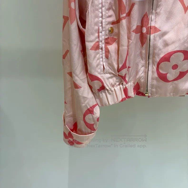 Louis Vuitton Louis Vuitton Cherry blossom pink mulberry silk gradient p Size XS / US 0-2 / IT 36-38 - 4 Thumbnail
