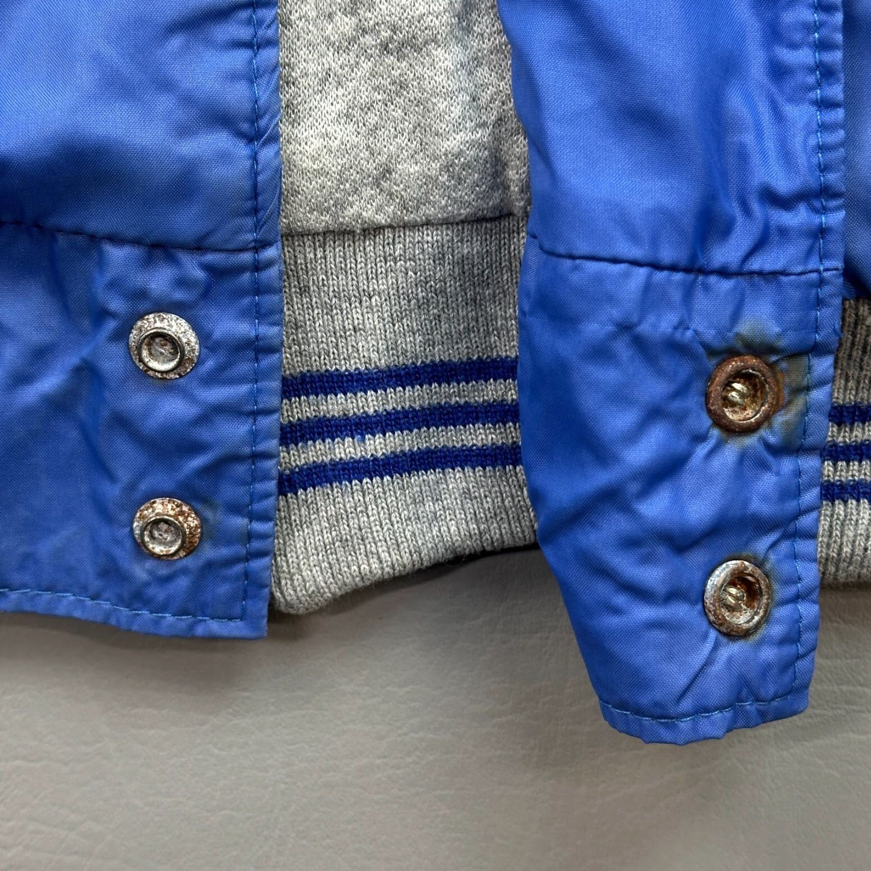 Vintage VINTAGE King Louie Pro Fit Jacket Mens L Bomber USA Blue 90s Classic Outdoor Logo Zipper Hooded Pockets Satin Nylon Spring Fall Winter Size US L / EU 52-54 / 3 - 7 Thumbnail