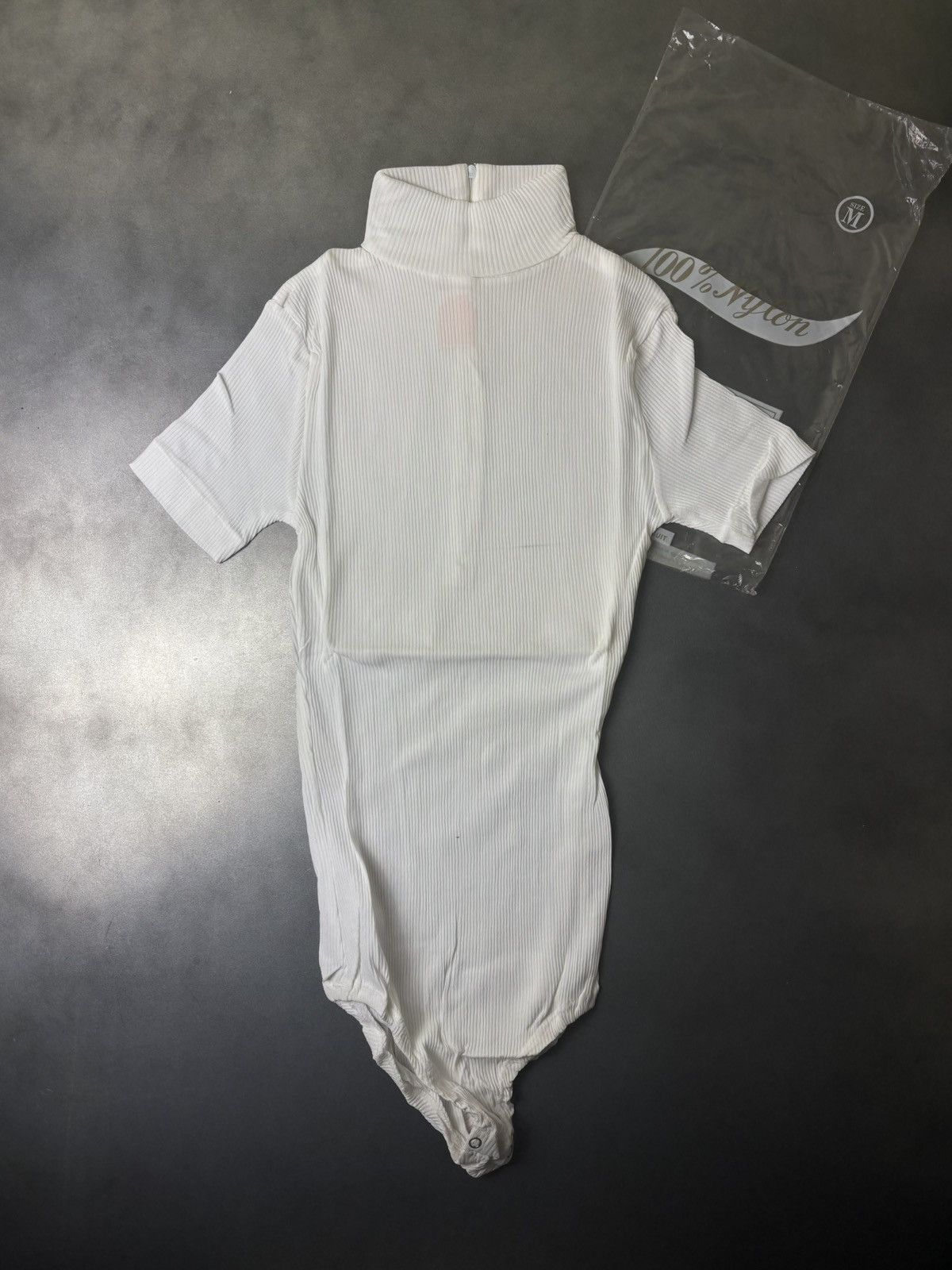 Vintage NOS 1970s Bodysuit Shortsleeve Turtleneck Jumper Vintage Nyl Size M / US 6-8 / IT 42-44 - 1 Thumbnail