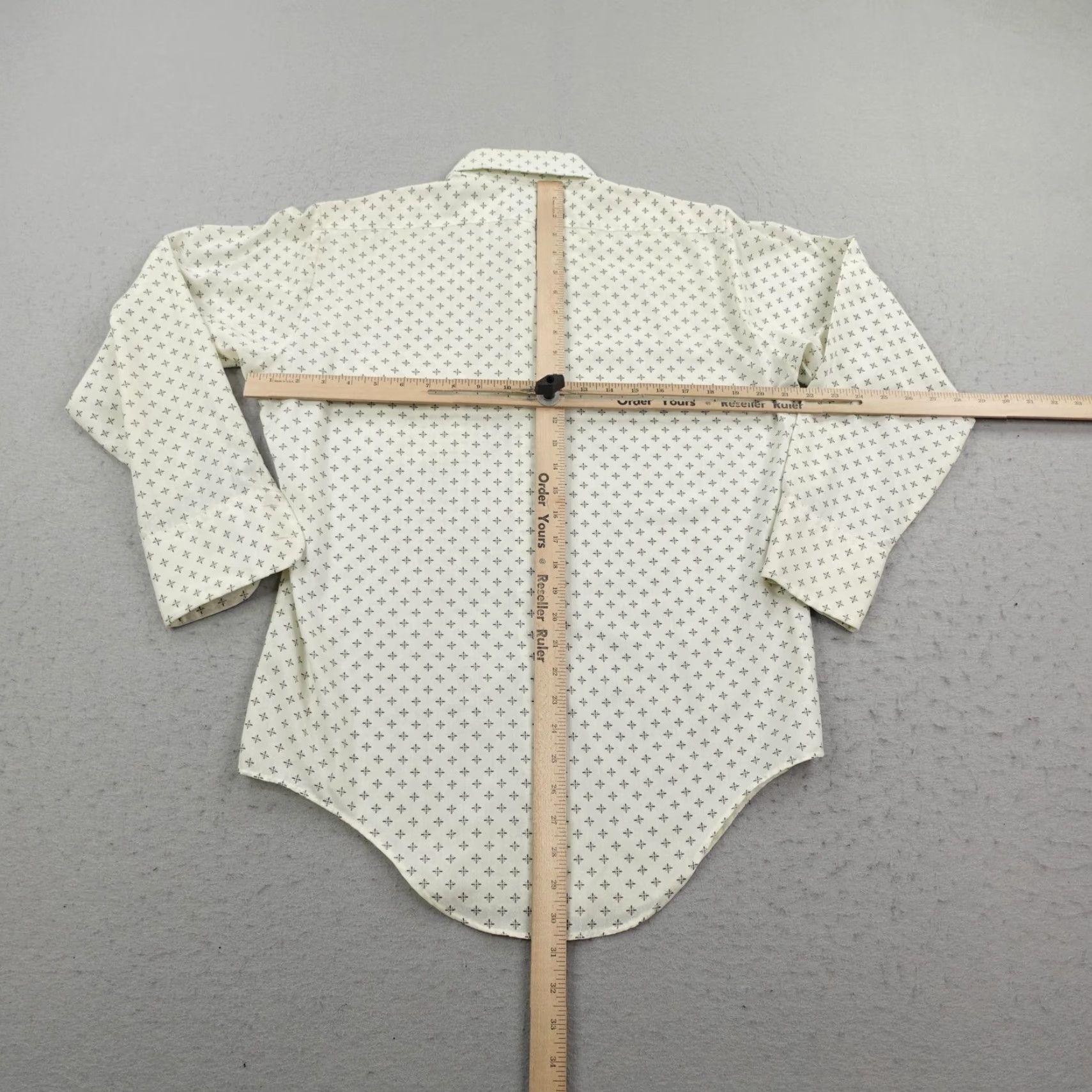Arrow VINTAGE Arrow Shirt Mens Medium White Geometric Sanforized White Collar Man 70s Size US M / EU 48-50 / 2 - 5 Thumbnail