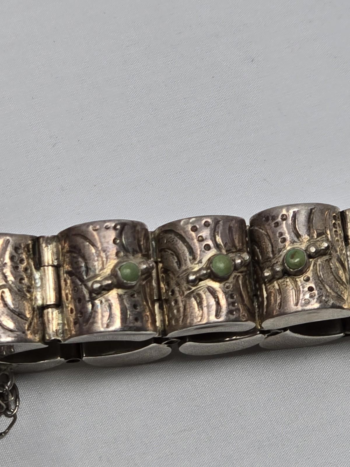 Other Vintage Taxco Mexico Bracelet w/ Green Onyx Repoussé Panel Size ONE SIZE - 5 Thumbnail