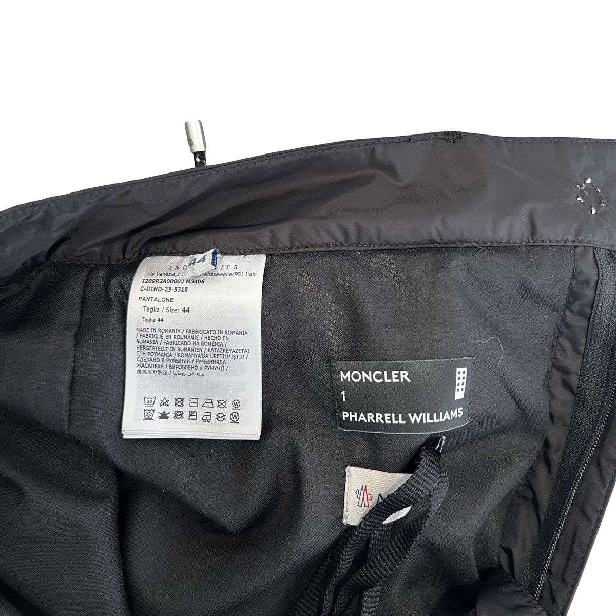 Moncler MONCLER × Pharrell Williams 2WAY Cargo Nylon Pants 44 Size US 32 / EU 48 - 8 Thumbnail