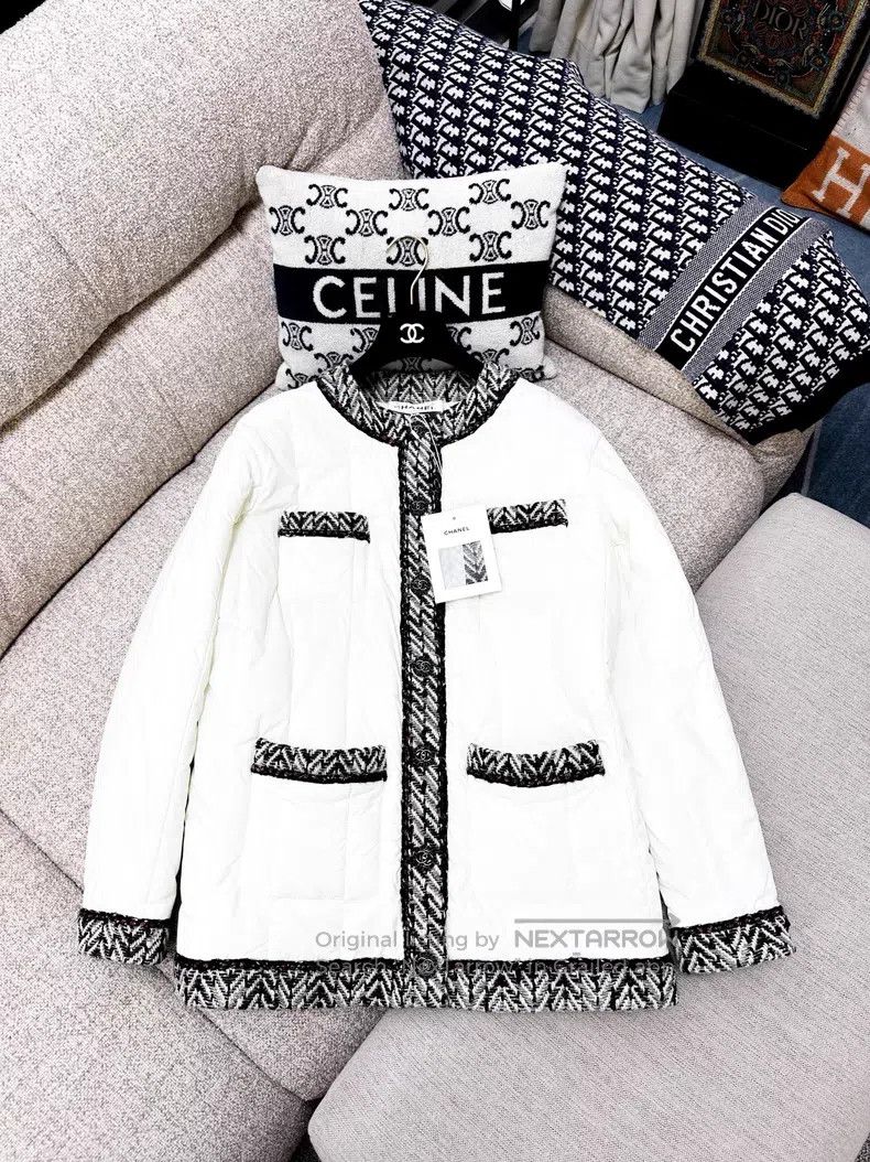 Chanel Chanel 18K Forest Series Tweed White Down Jacket Size XS / US 0-2 / IT 36-38 - 2 Thumbnail