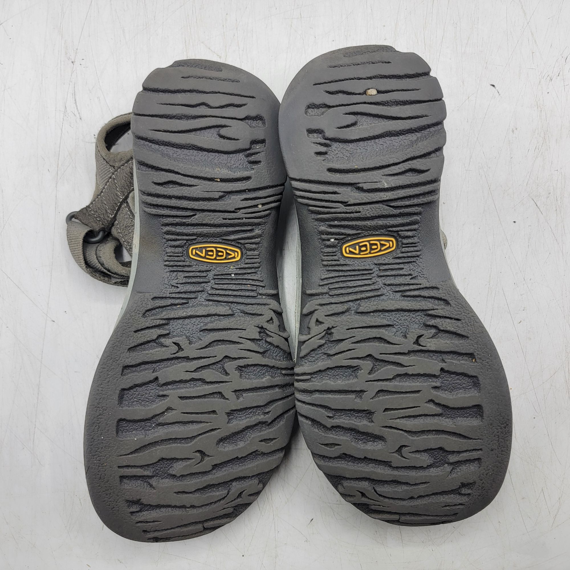 KEEN Keen Rose Womens Size 5 Gray Sandals Closed Toe Casual Walki Size US 5 / IT 35 - 8 Thumbnail