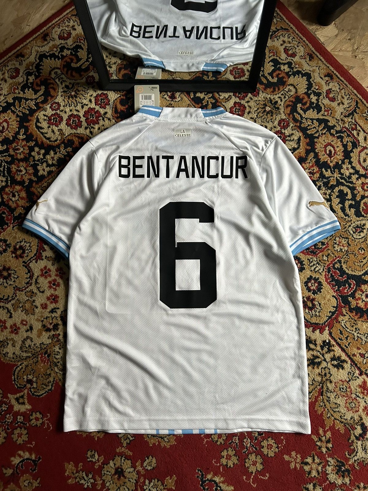 Puma Bentancur Uruguay nomer 6 Puma Away 2022-23 soccer jersey Size US L / EU 52-54 / 3 - 1 Thumbnail