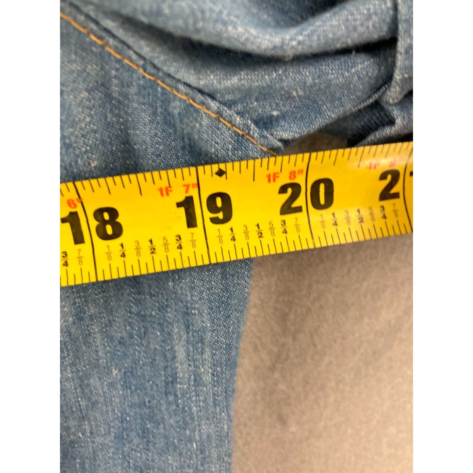 Levi's VINTAGE Levi's Denim Shirt Womens Large Belted Pockets Roll Tab Sleeve 80s 90s Button-Up 100% Cotton Blue Size L / US 10 / IT 46 - 3 Thumbnail