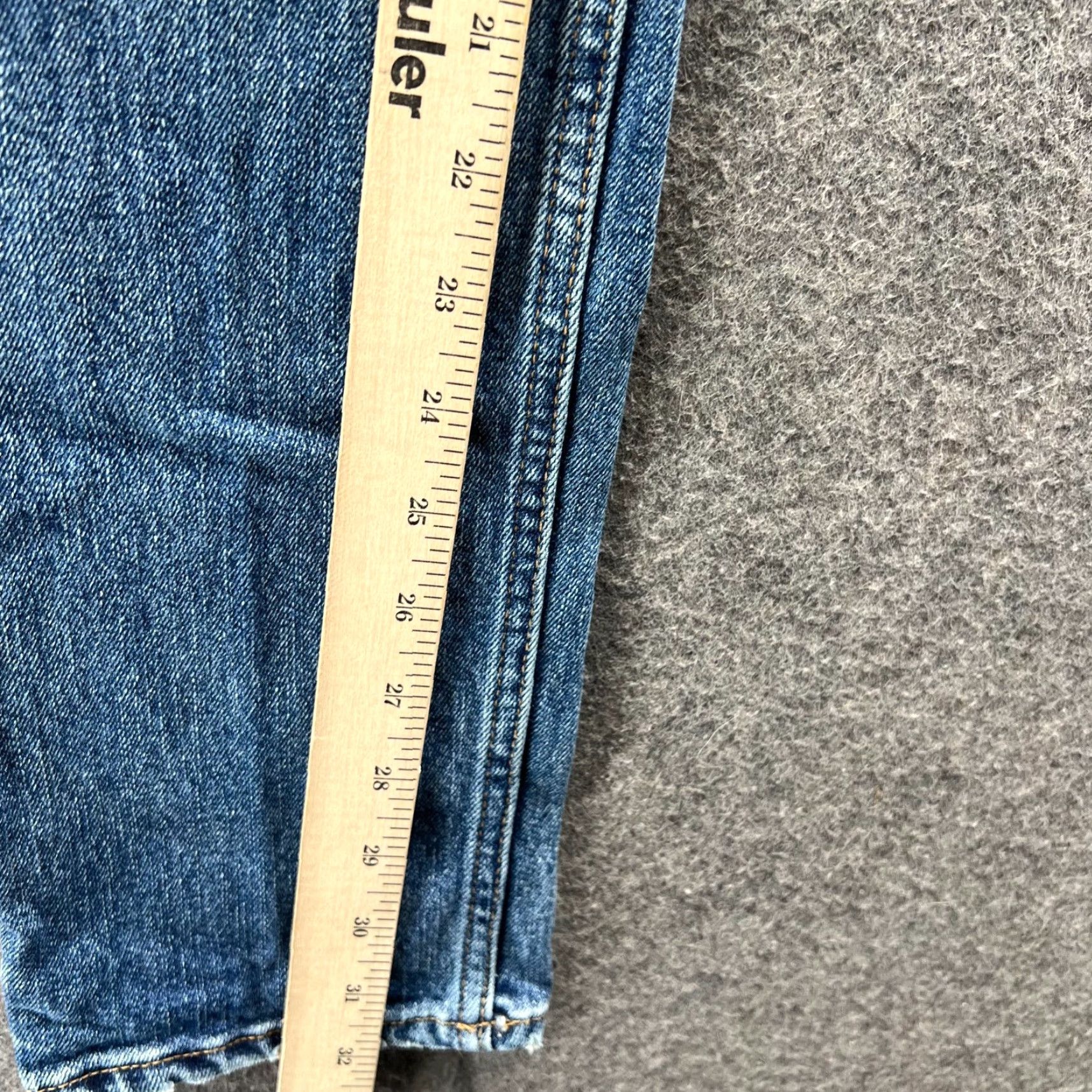 Zara Zara Jeans Mens 31x32 Blue Denim Distressed Skinny Light Wash 5-Pocket Casual Vintage: No Mens Size US 31 - 4 Thumbnail