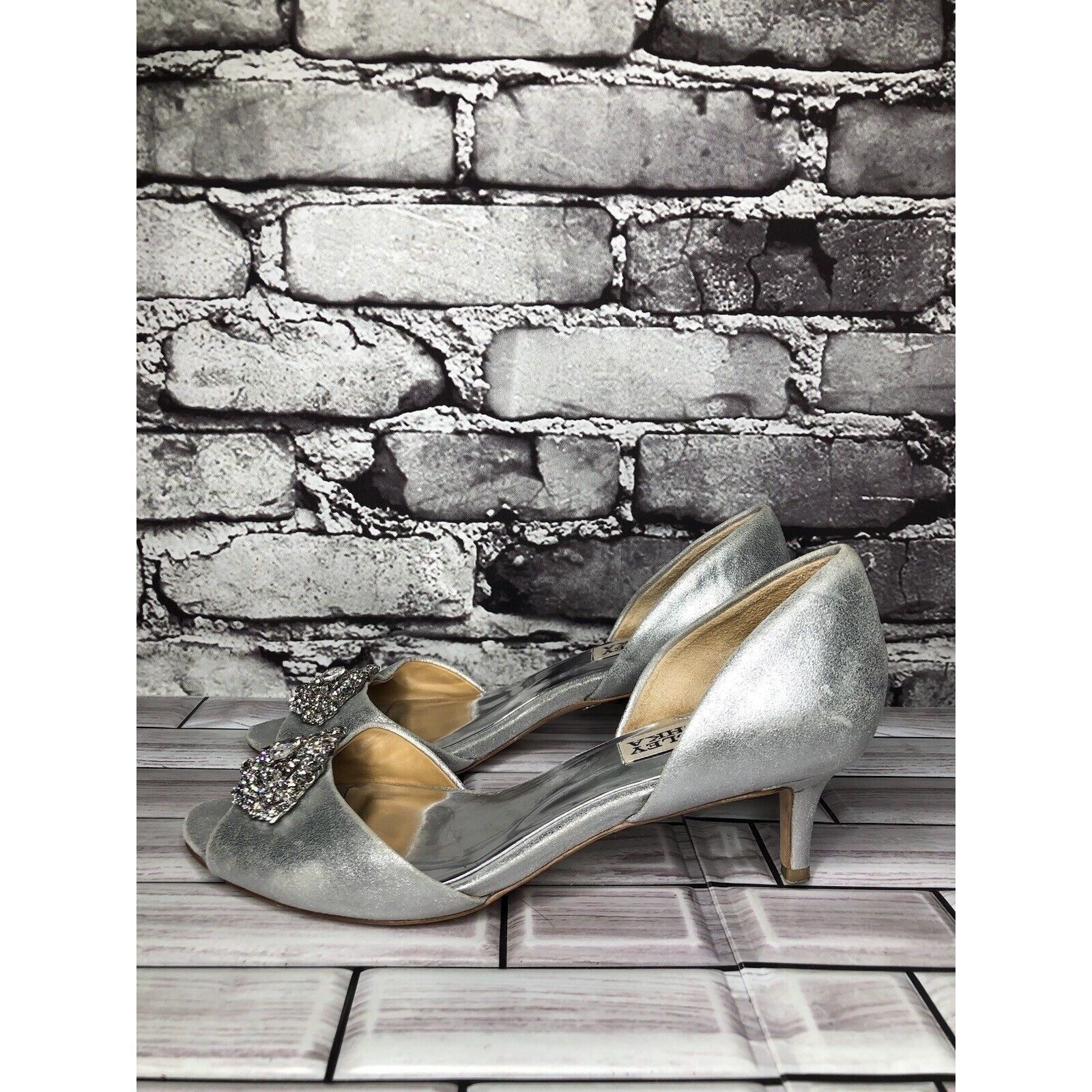 Badgley Mischka Badgley Mischka Metallic Silver Leather Rhinestone Heels Wom Size US 6.5 / IT 36.5 - 9 Thumbnail