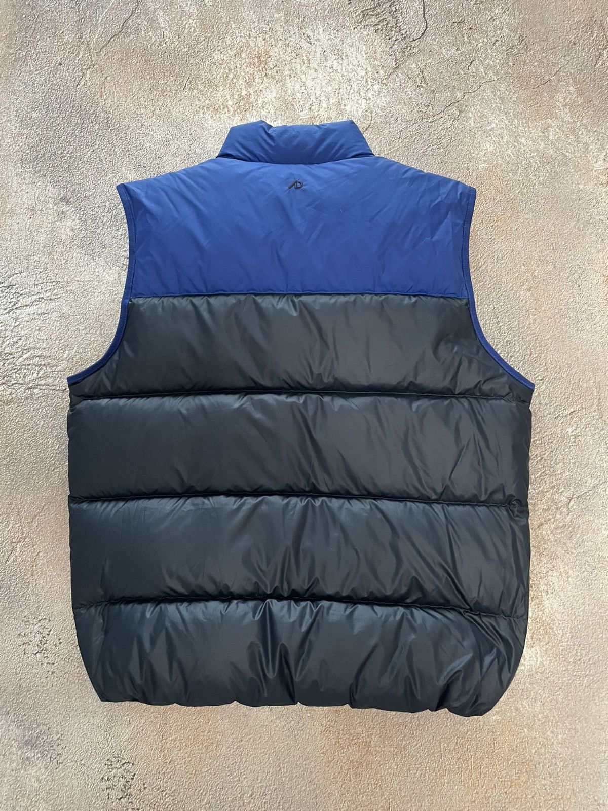 Nike Vintage Nike Small Swoosh Nylon Puffer Vest Size US L / EU 52-54 / 3 - 8 Thumbnail