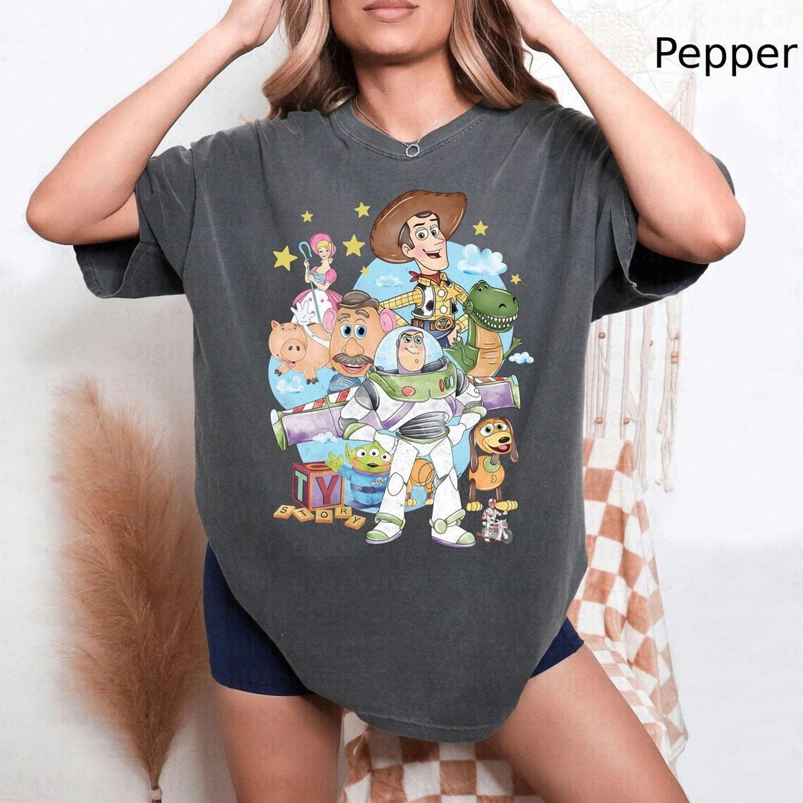 Designer × The Unbranded Brand Comfort Colors Shirt, Characters Shirt Size XL / US 12-14 / IT 48-50 - 1 Thumbnail