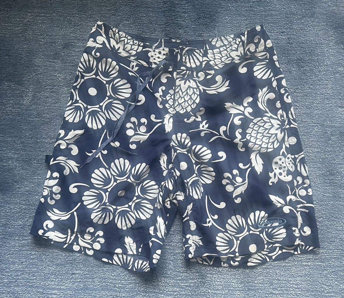 Patagonia Patagonia Men’s Board Short 32 Blue White Floral Swim Trunks Size US 32 / EU 48 - 1 Thumbnail