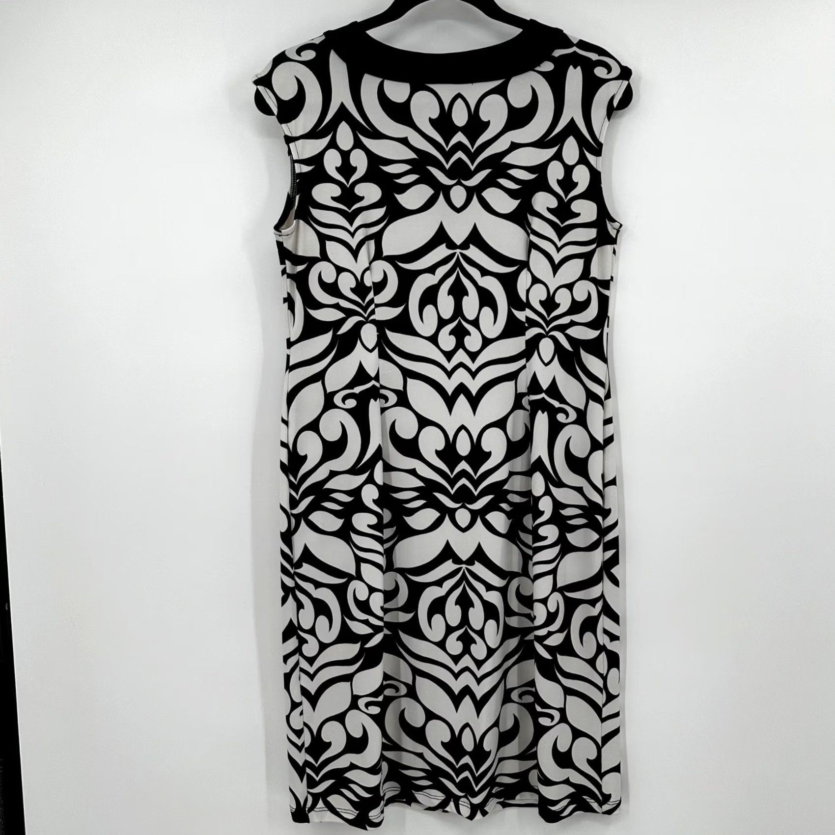 Vintage Chico's Black White Damask Scroll V-Neck Sleeveless Sheath Dress Size S Small Mod Women Dress Size S / US 4 / IT 40 - 5 Thumbnail