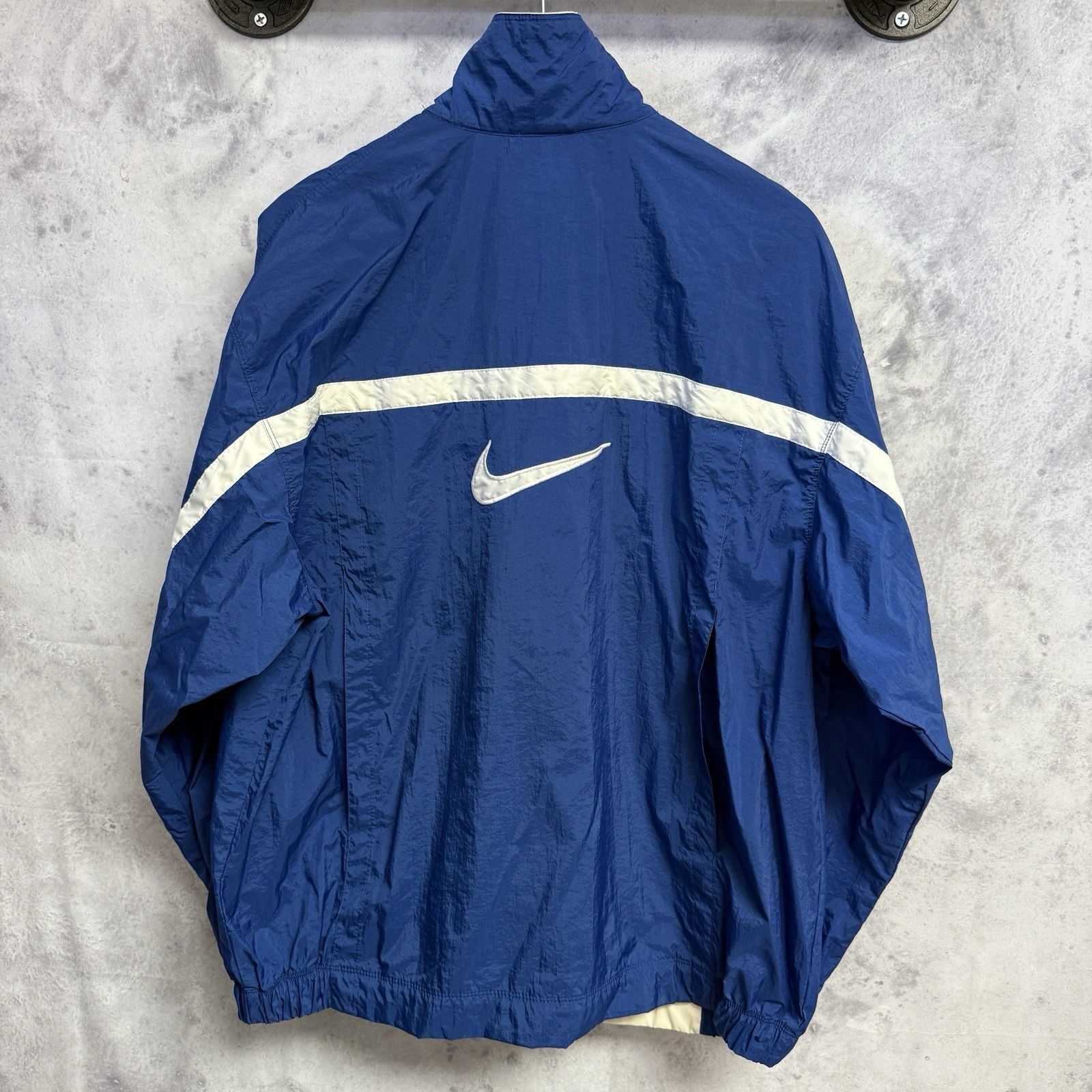 Nike Vintage 90s Nike Windbreaker Jacket Mens Large Blue Full Zip Size US L / EU 52-54 / 3 - 2 Thumbnail