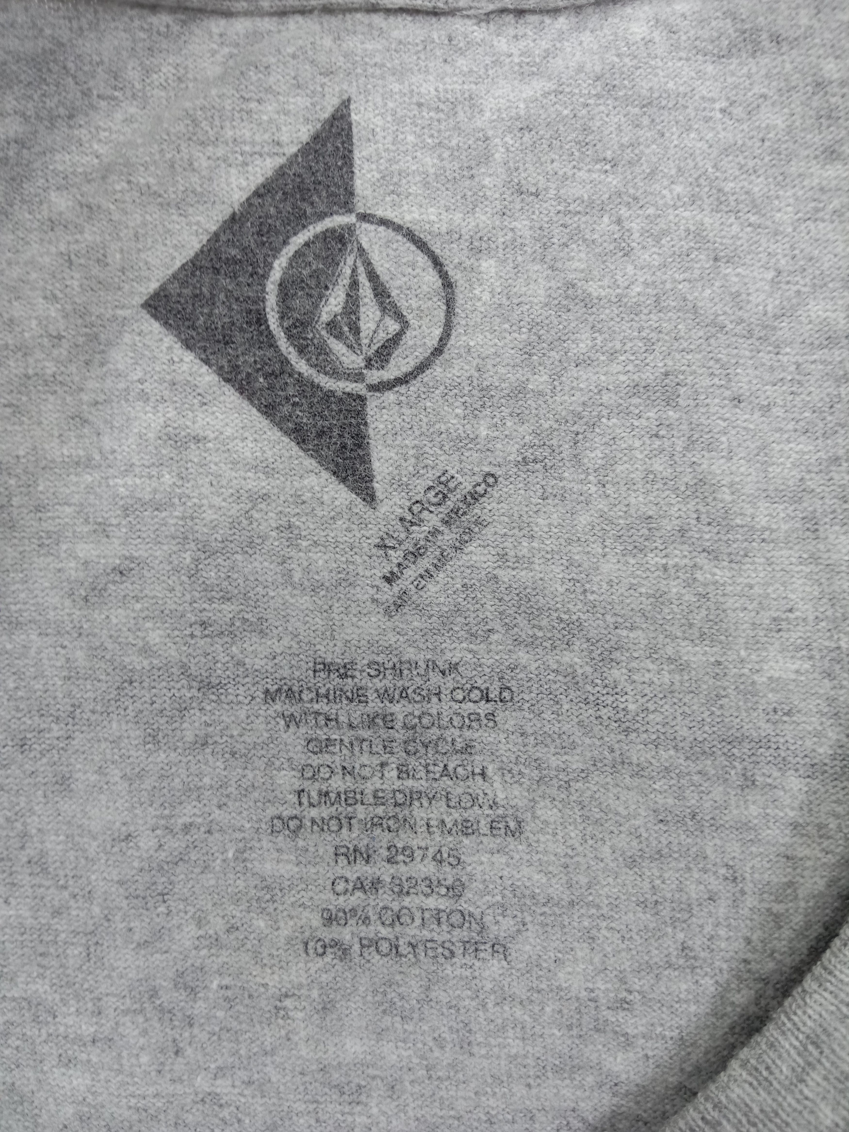 Volcom Vintage Volcom Big Logo T Shirt Size US XL / EU 56 / 4 - 6 Thumbnail