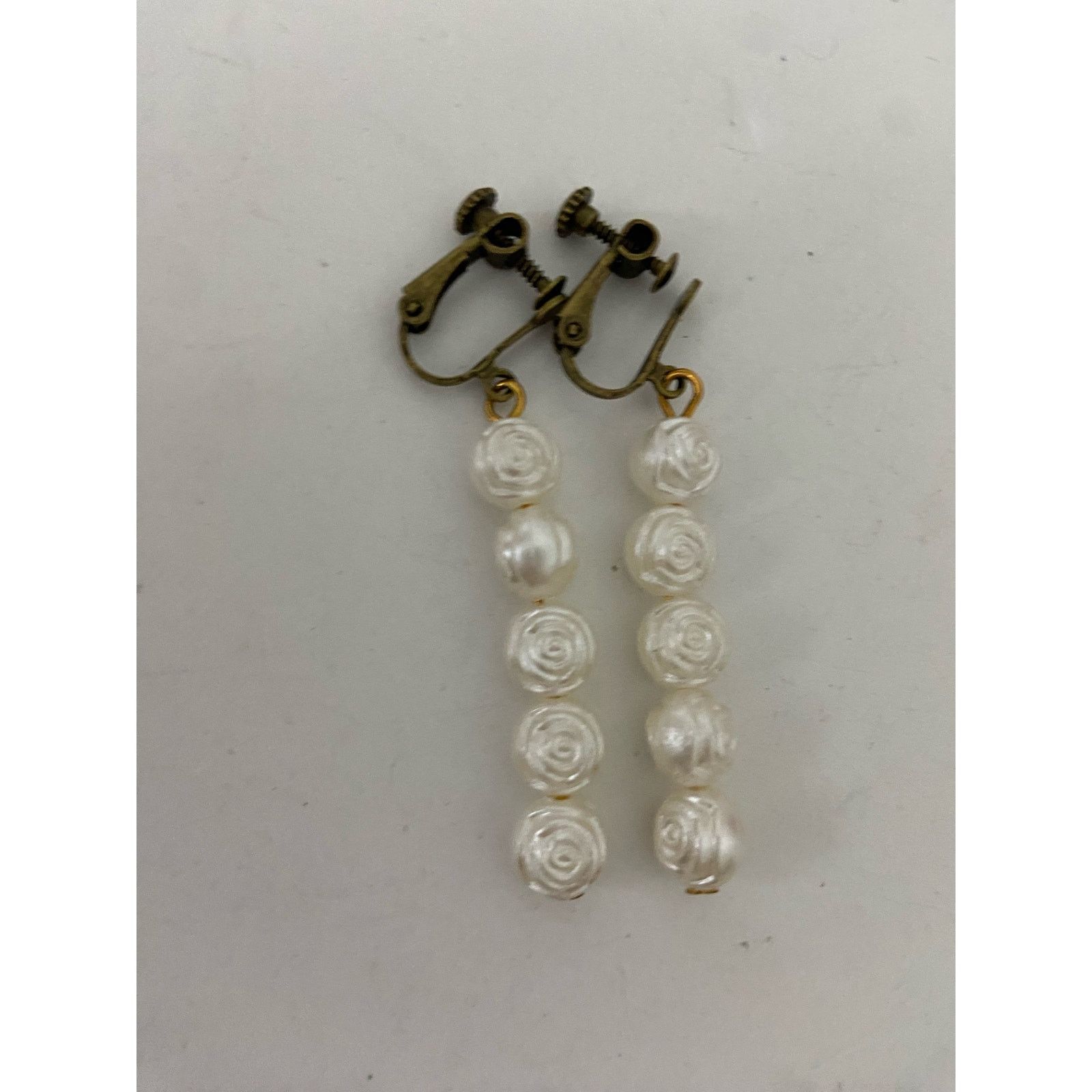 Handmade Handmade white rose bead clip on earrings Size ONE SIZE - 2 Thumbnail